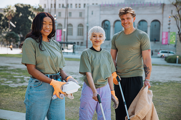 People litter picking